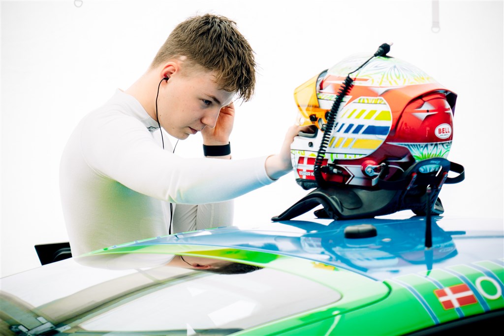 Hurtig Oskar Kristensen udfordret i GT4-sæsonåbner
(Foto: Allied-Racing)